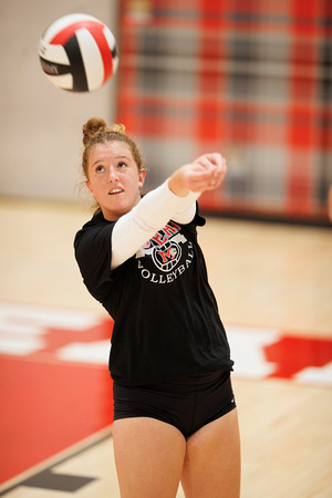 2023-09-07 McLean varsity volleyball vs Wakefield